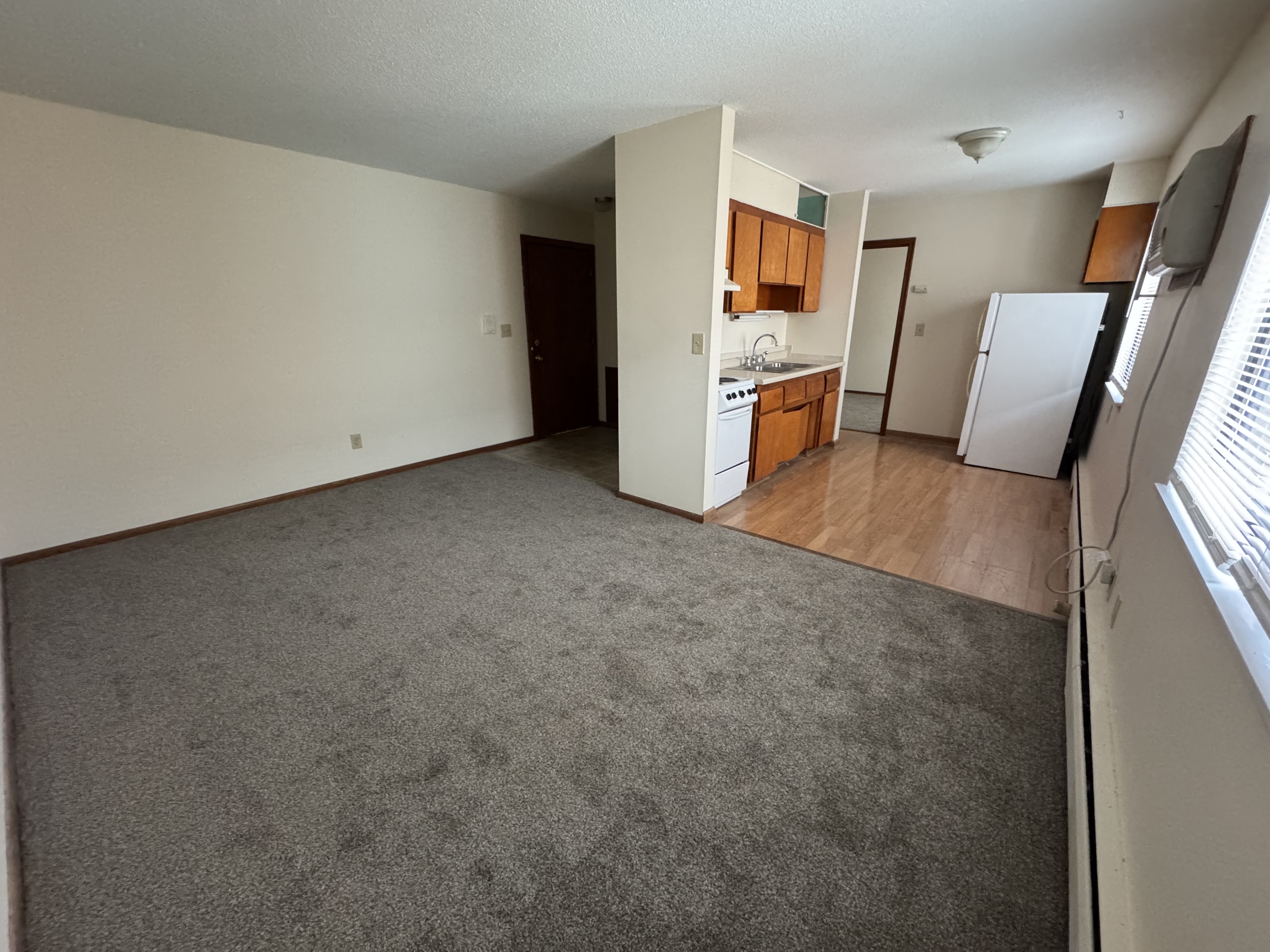 2400 Larpenteur Ave - 04b